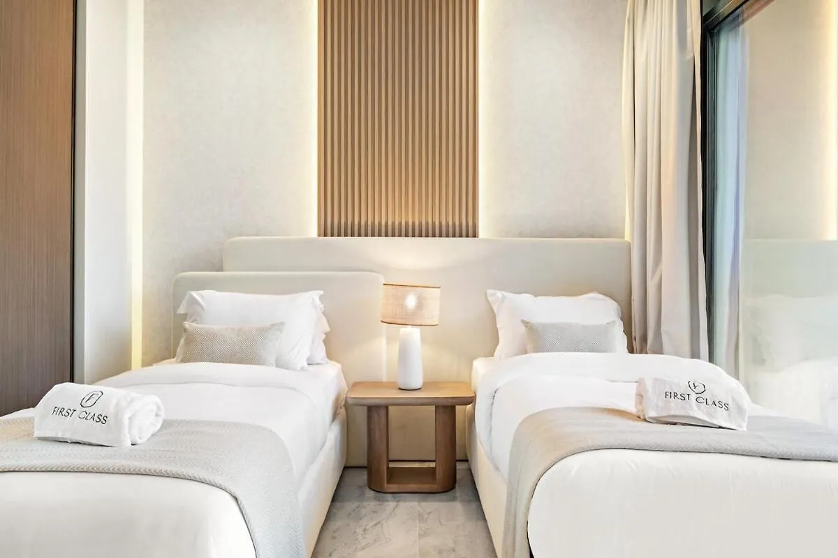 First Class 2Br Elegant Canal View Retreat Dubai