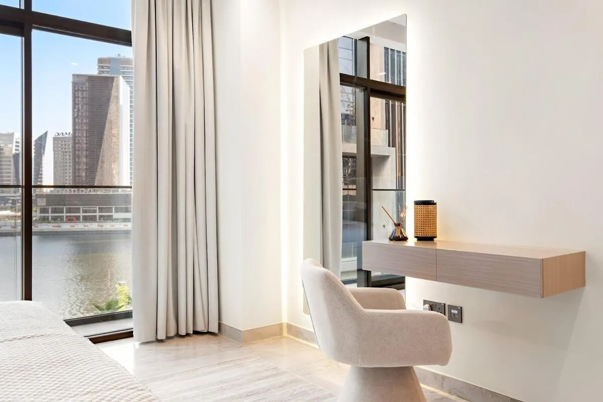 First Class 2Br Elegant Canal View Retreat Dubai