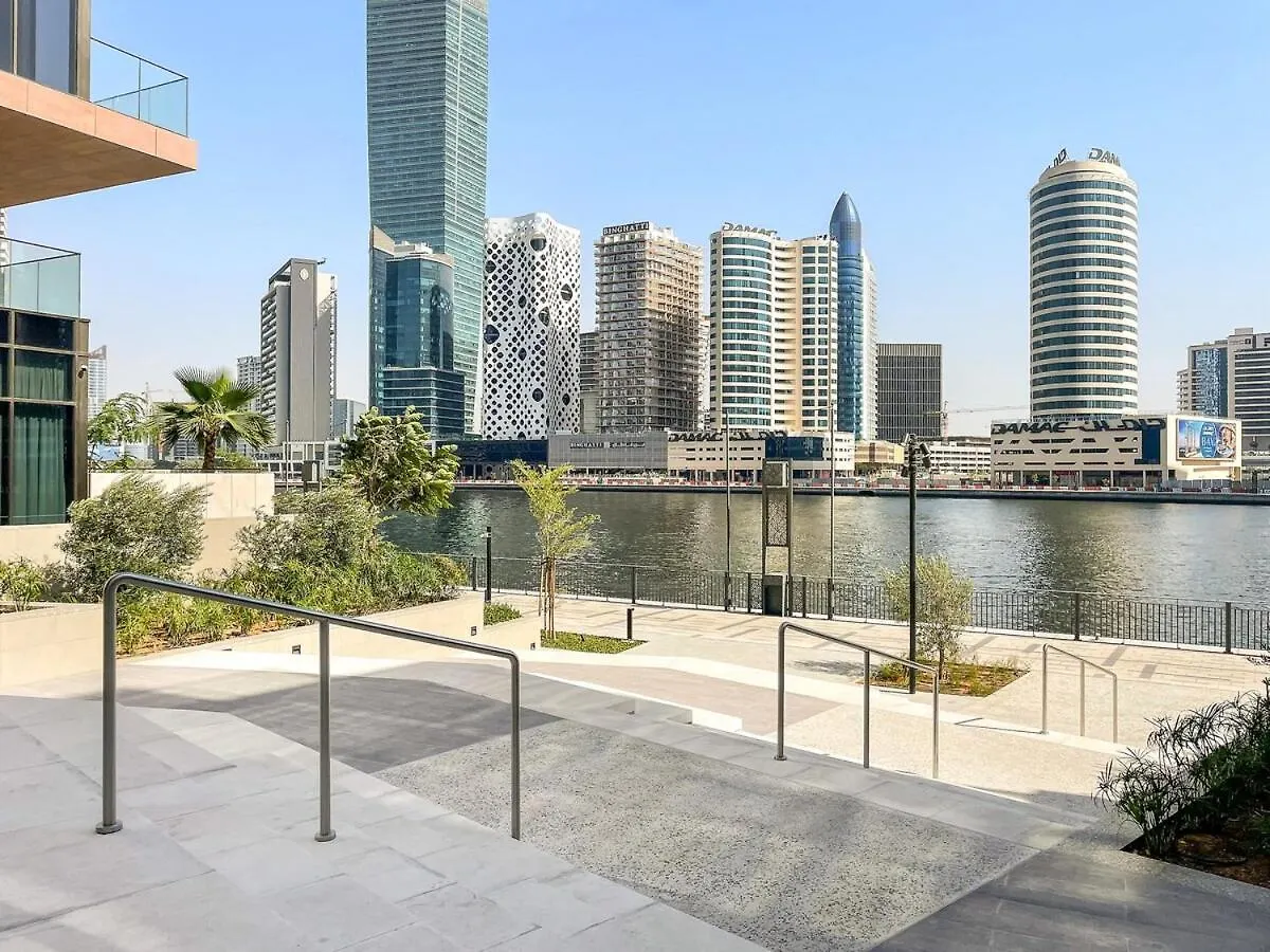 First Class 2Br Elegant Canal View Retreat Dubai 0*,