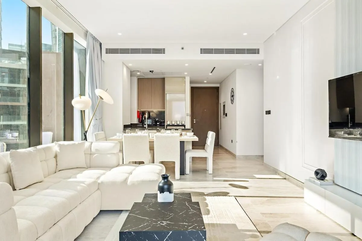 First Class 2Br Elegant Canal View Retreat Dubai