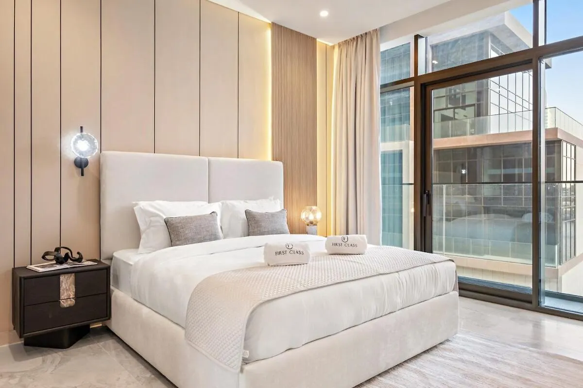 First Class 2Br Elegant Canal View Retreat 迪拜